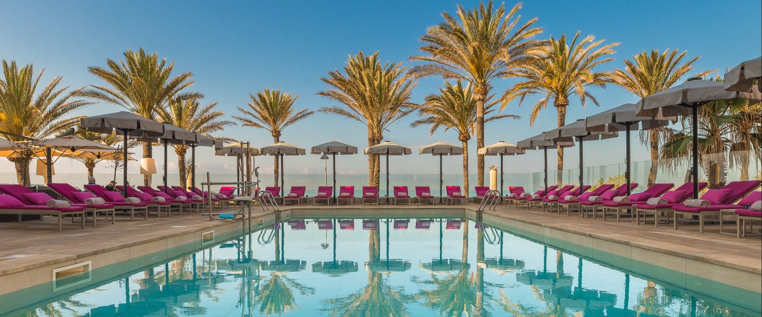 Hosteska v reštaurácii 5* hotela na Malorke (m/ž) — Pure Salt Luxury Hotels